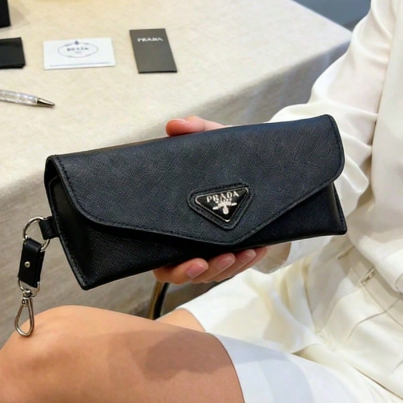 Kotak Kacamata Kulit Hitam Pra - Women Bags Prada ulasan dan harga