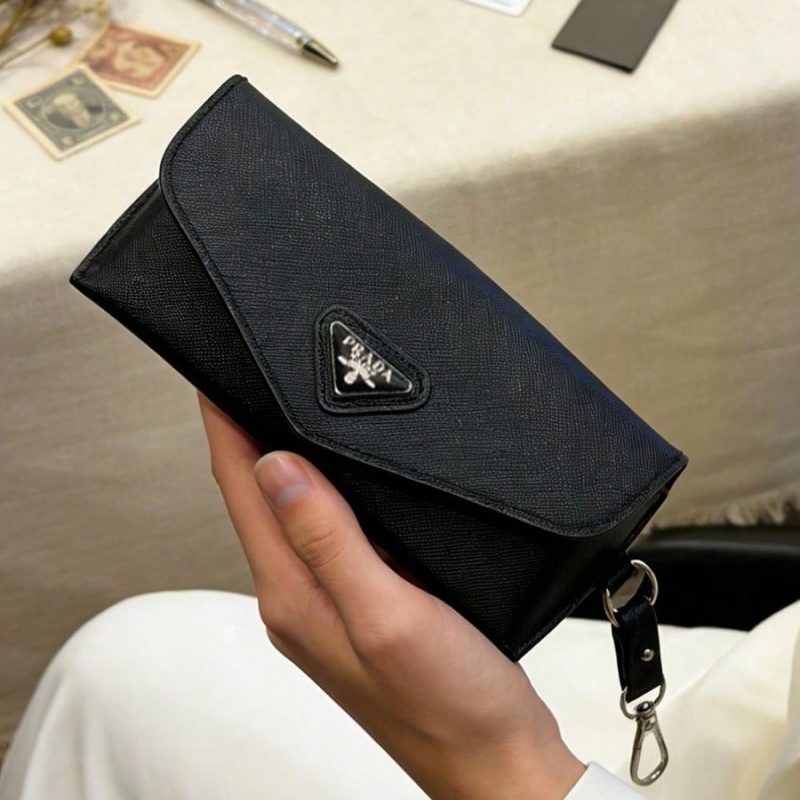 Kotak Kacamata Kulit Hitam Pra - Women Bags Prada ulasan dan harga